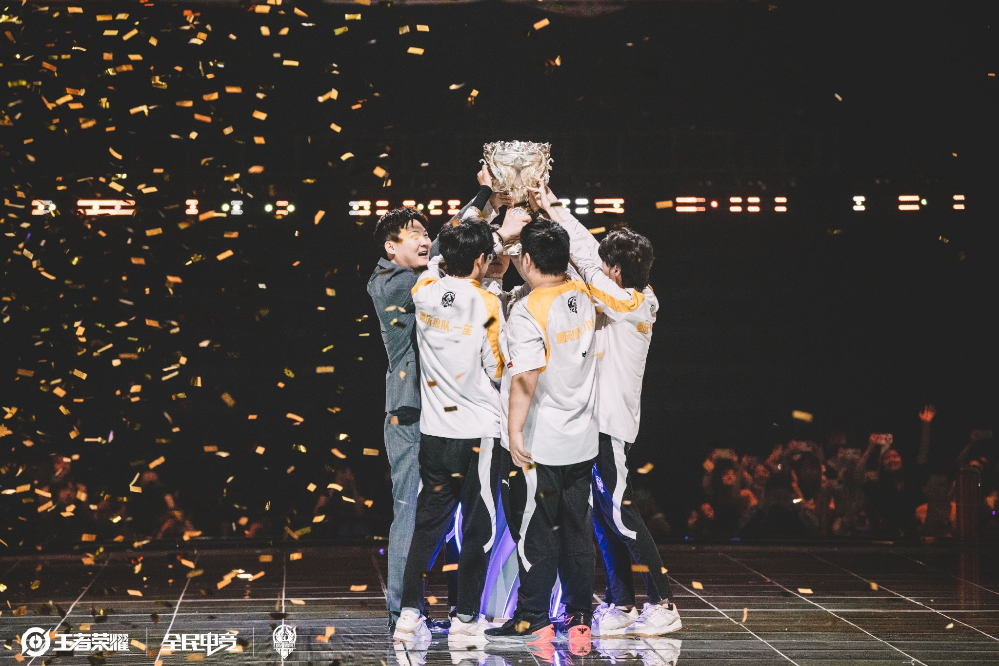 这是干啥？桑乔在社交媒体上删除了所有和足球有关的照片