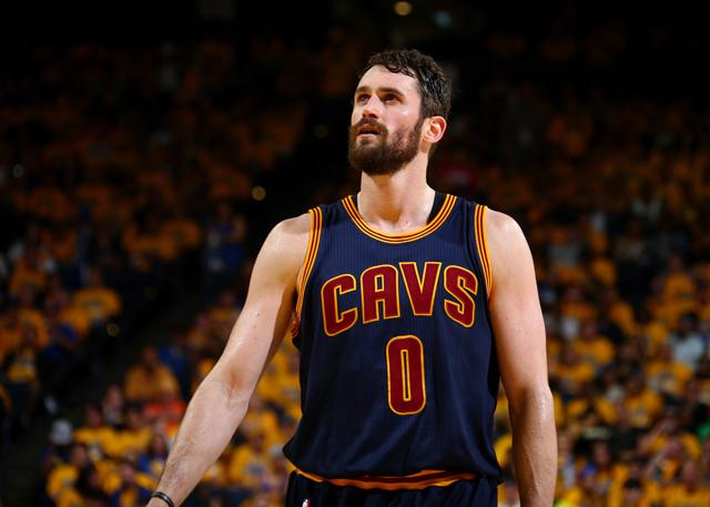 塞鸟枯坐90分钟！毛剑卿质疑伊万：不让人家上那你归化干啥？.