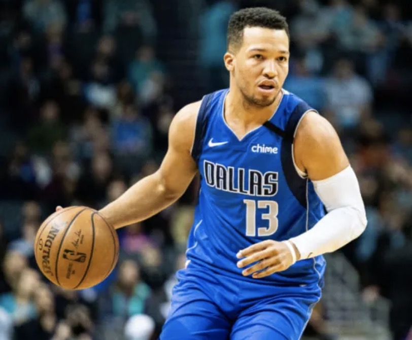 连媒：马莱莱抵大连马马杜直奔海口现身球队，英博阵容逐渐成型.